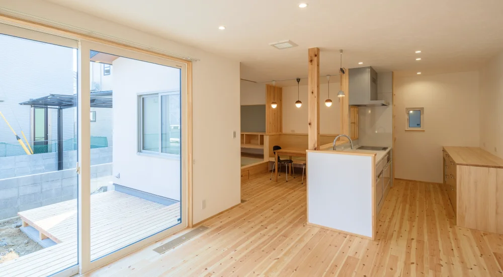 小屋根エアコンと床下エアコンによる全館空調のイメージ